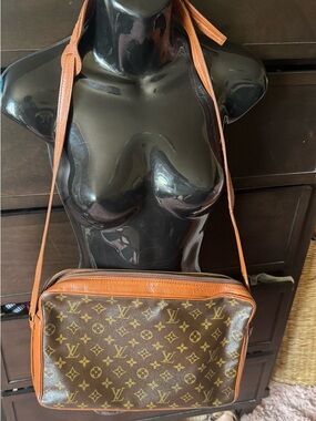 Louis Vuitton Shoulder Bag